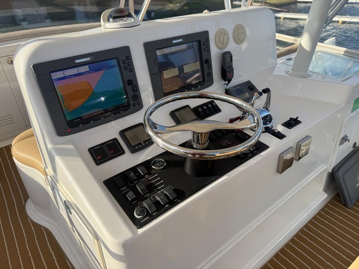 2006 Luhrs 41 Flybridge Cruiser