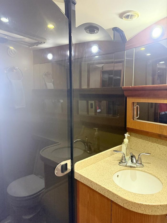 2006 Luhrs 41 Flybridge Cruiser