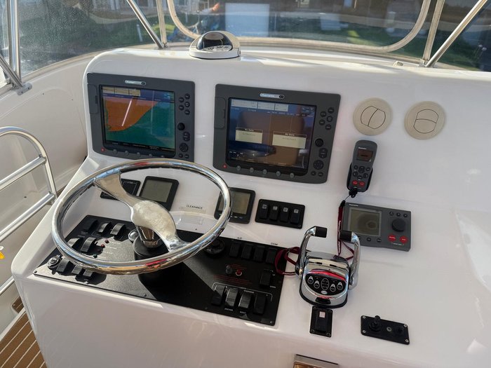 2006 Luhrs 41 Flybridge Cruiser