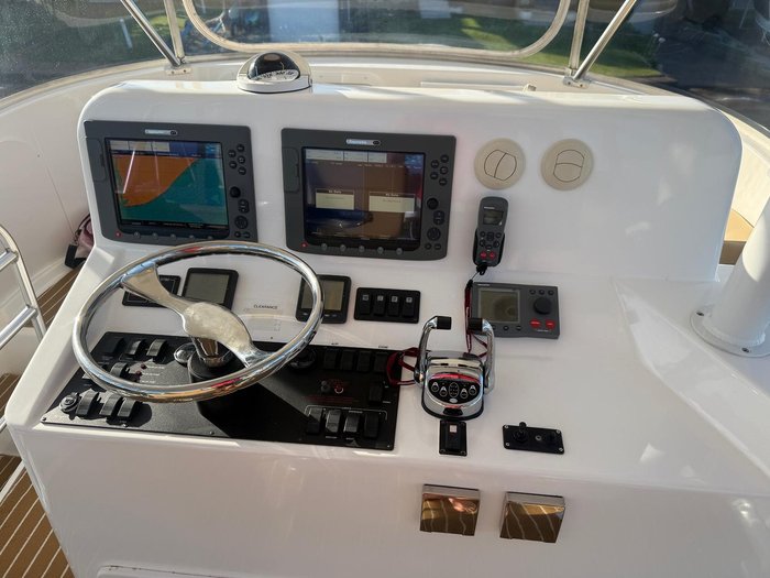 2006 Luhrs 41 Flybridge Cruiser
