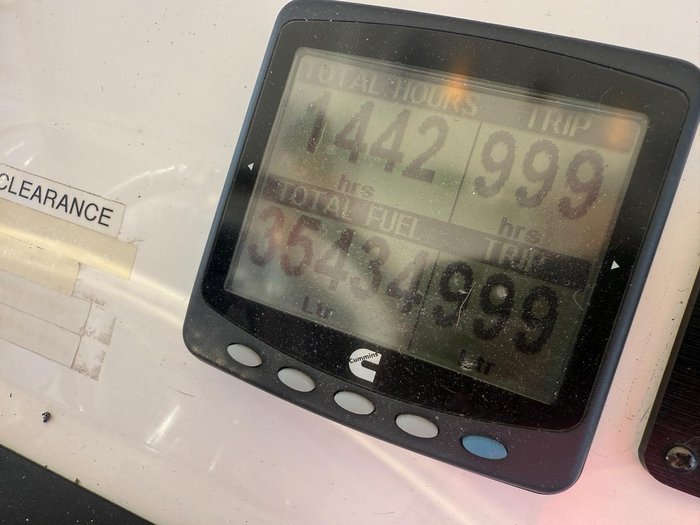 2006 Luhrs 41 Flybridge Cruiser