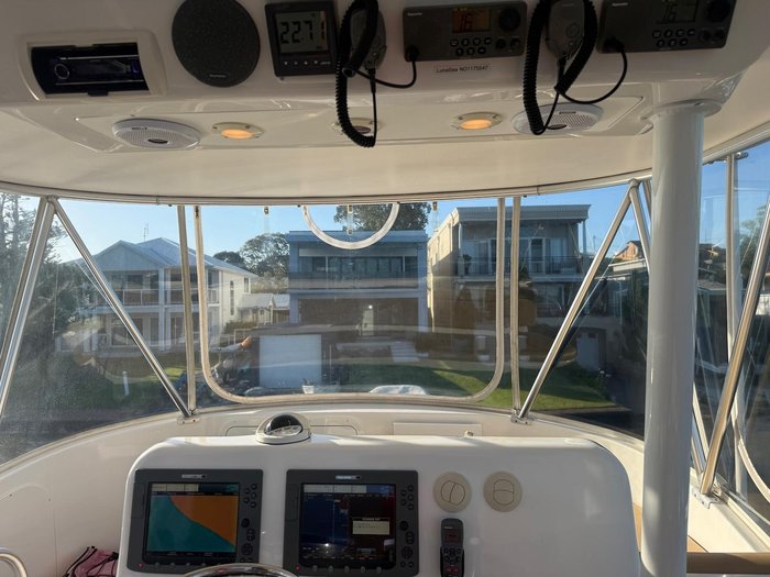 2006 Luhrs 41 Flybridge Cruiser