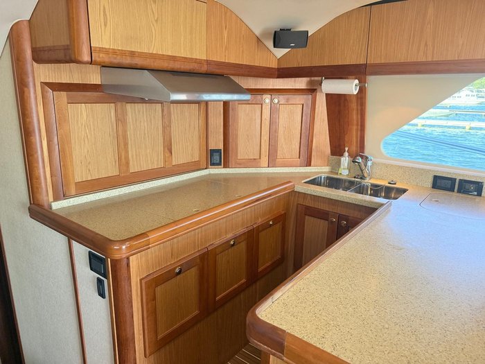 2006 Luhrs 41 Flybridge Cruiser