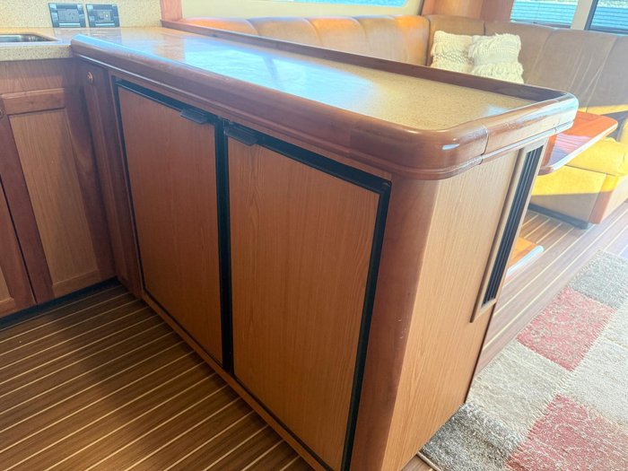 2006 Luhrs 41 Flybridge Cruiser