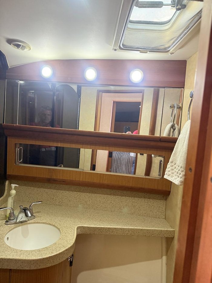 2006 Luhrs 41 Flybridge Cruiser