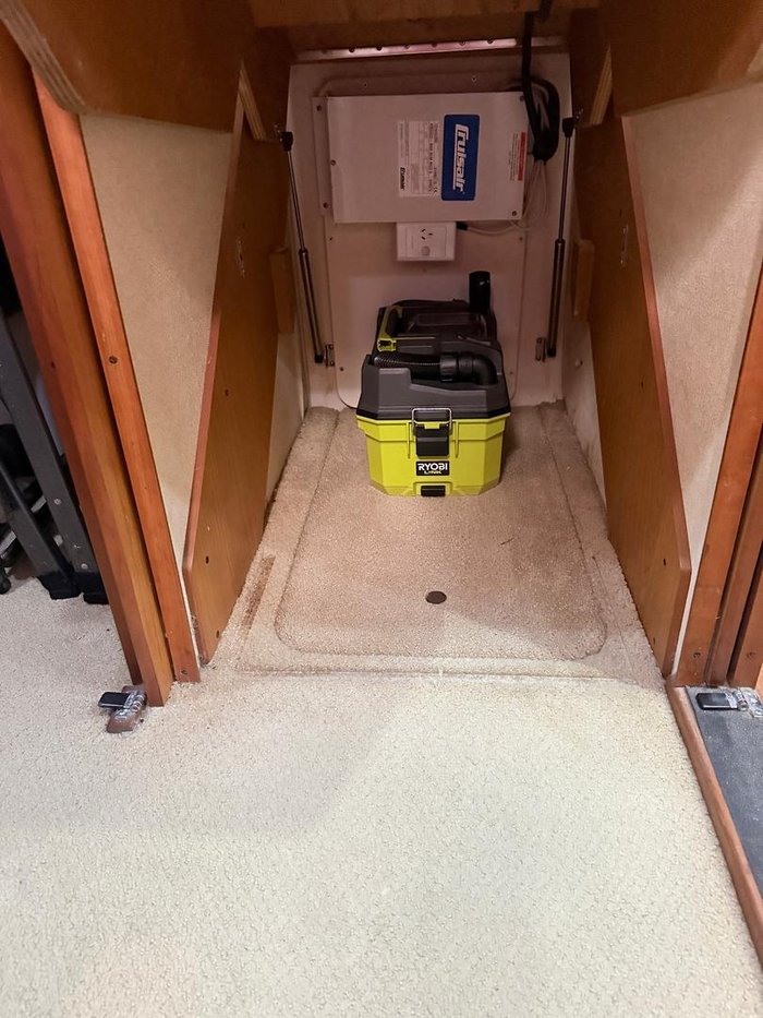 2006 Luhrs 41 Flybridge Cruiser