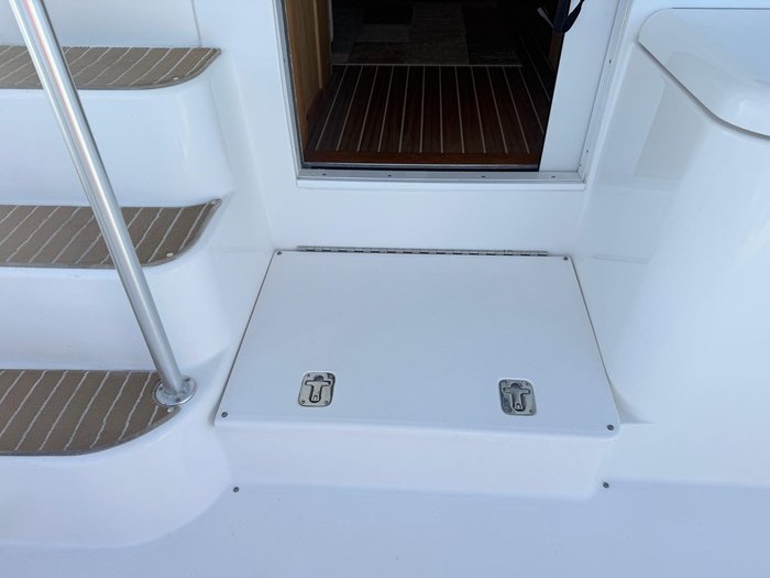 2006 Luhrs 41 Flybridge Cruiser