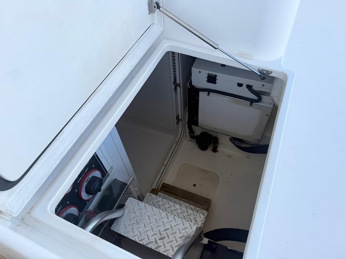 2006 Luhrs 41 Flybridge Cruiser