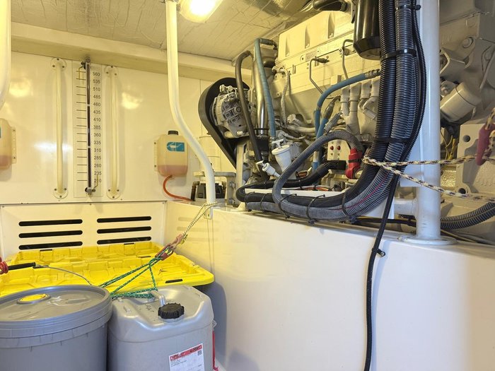 2006 Luhrs 41 Flybridge Cruiser