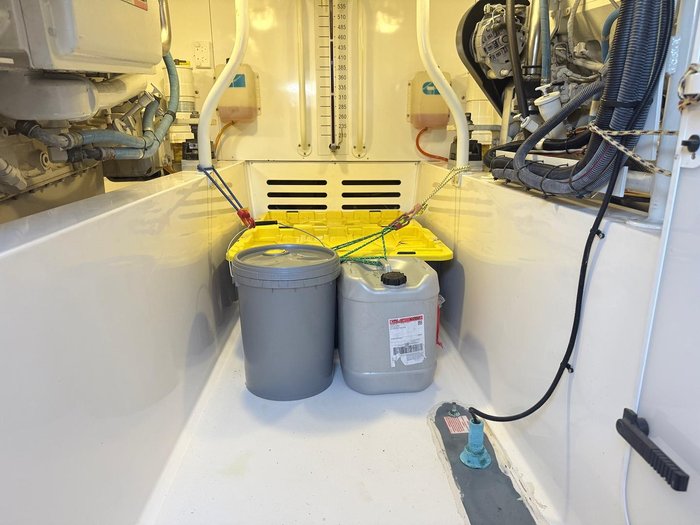 2006 Luhrs 41 Flybridge Cruiser