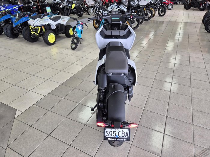 2024 BMW CE 04 CE White