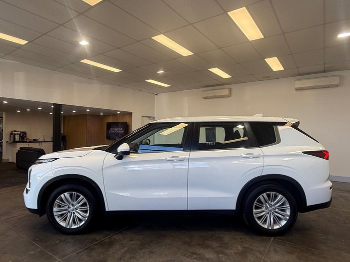 2022 Mitsubishi Outlander ES