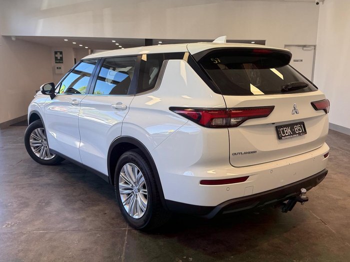 2022 Mitsubishi Outlander ES