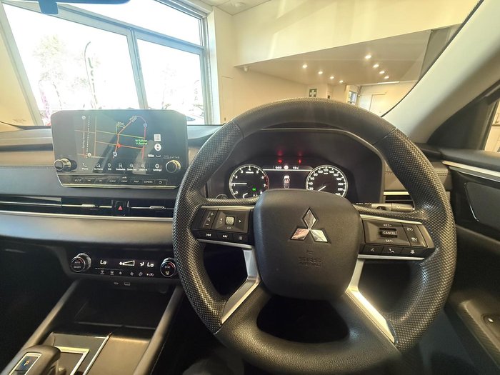 2022 Mitsubishi Outlander ES