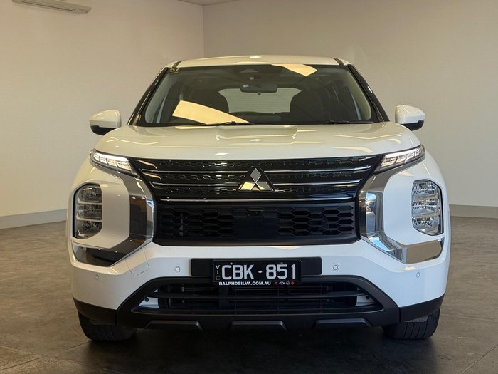 2022 Mitsubishi Outlander ES