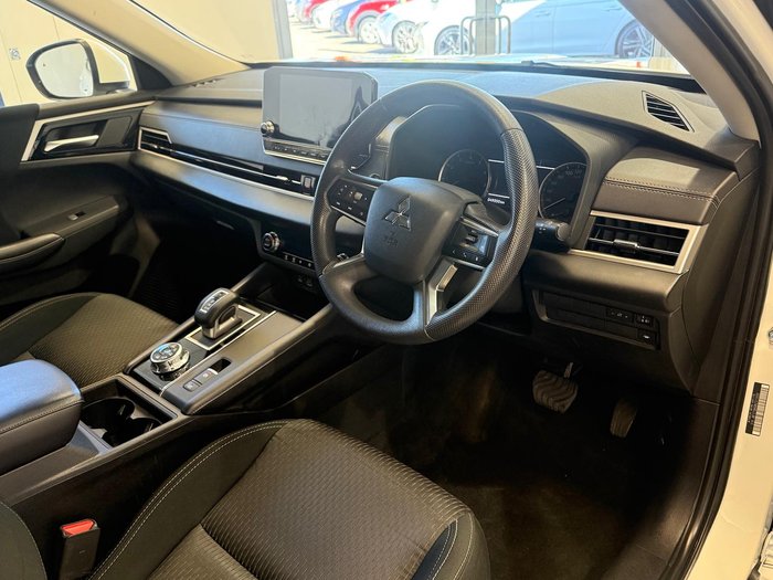 2022 Mitsubishi Outlander ES