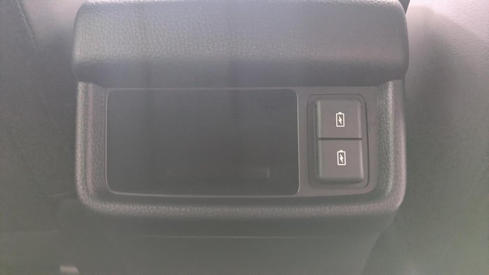 2025 Isuzu MU-X LS-T