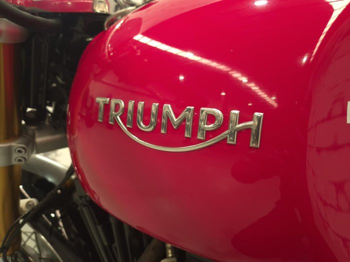 2017 Triumph Thruxton 1200 R Thruxton Red