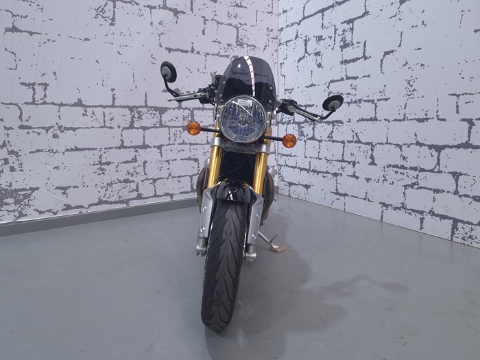 2017 Triumph Thruxton 1200 R Thruxton Red