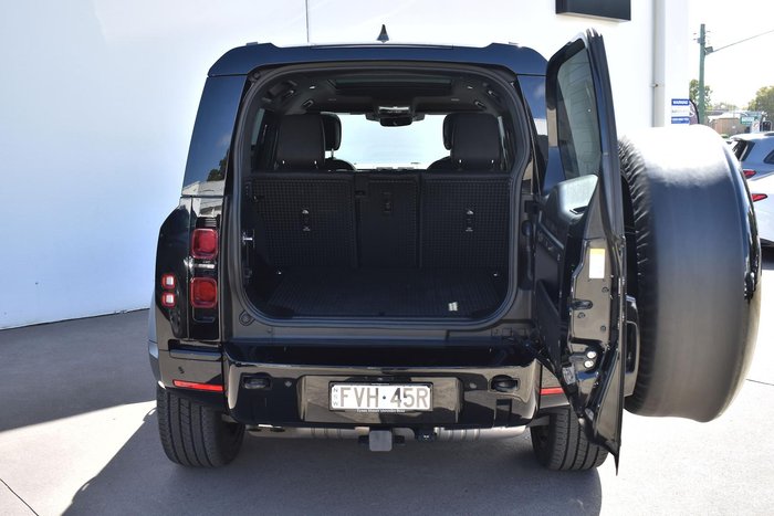 2023 Land Rover Defender 110 D300 X-Dynamic HSE L663 MY23.5 AWD Santorini Black