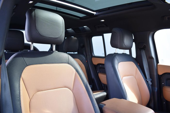 2023 Land Rover Defender 110 D300 X-Dynamic HSE L663 MY23.5 AWD Santorini Black