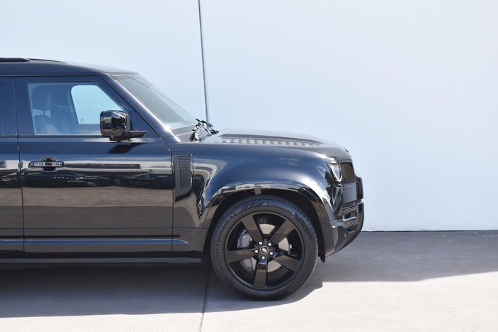 2023 Land Rover Defender 110 D300 X-Dynamic HSE L663 MY23.5 AWD Santorini Black