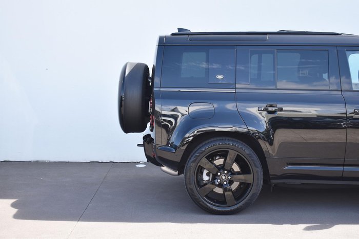 2023 Land Rover Defender 110 D300 X-Dynamic HSE L663 MY23.5 AWD Santorini Black