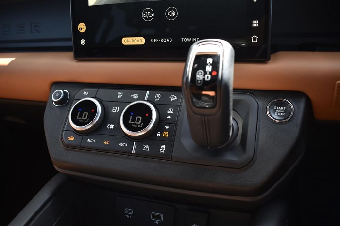 2023 Land Rover Defender 110 D300 X-Dynamic HSE L663 MY23.5 AWD Santorini Black