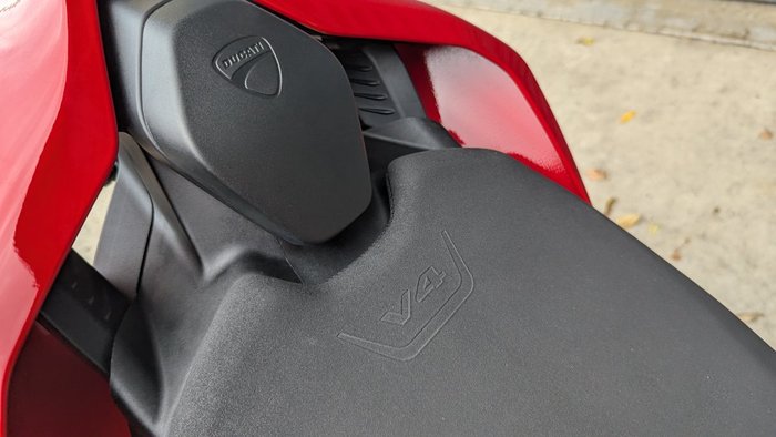 2021 DUCATI PANIGALE V4 S Red