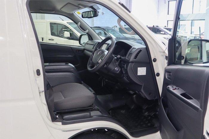 2017 Toyota Hiace Commuter TRH223R French Vanilla