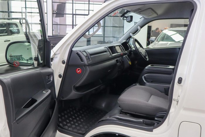 2017 Toyota Hiace Commuter TRH223R French Vanilla