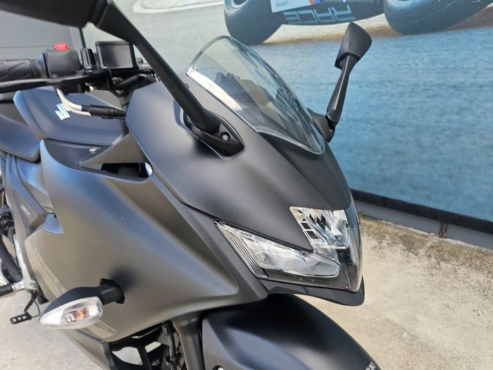 2024 Suzuki GIXXER Black