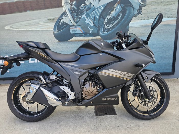 2024 Suzuki GIXXER Black