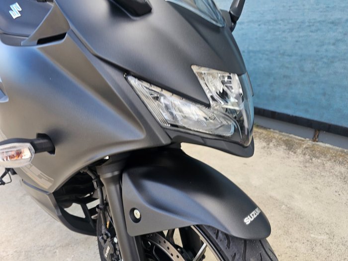 2024 Suzuki GIXXER Black