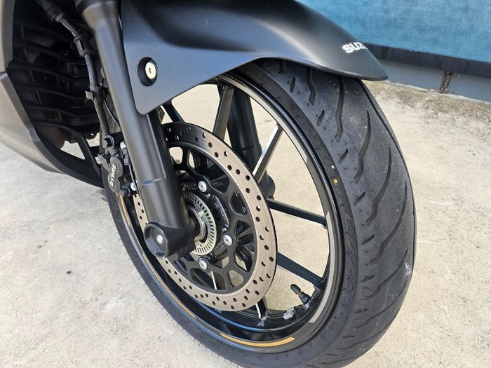 2024 Suzuki GIXXER Black