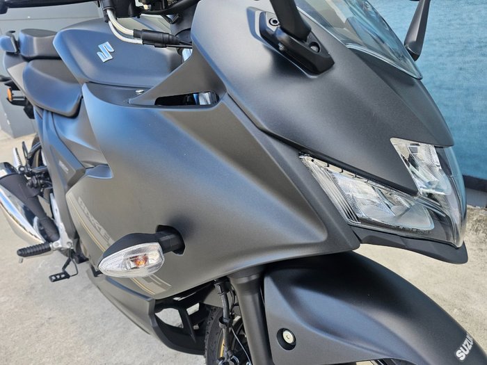 2024 Suzuki GIXXER Black
