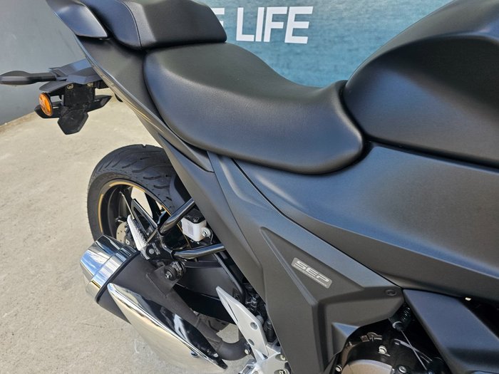 2024 Suzuki GIXXER Black
