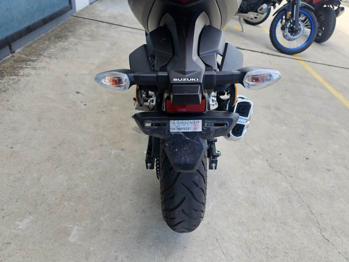 2024 Suzuki GIXXER Black