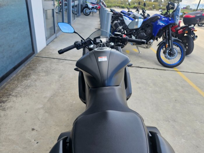 2024 Suzuki GIXXER Black