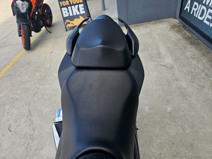 2024 Suzuki GIXXER Black