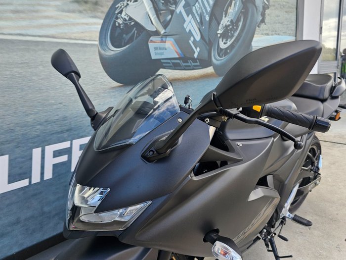 2024 Suzuki GIXXER Black