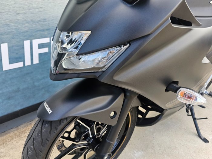 2024 Suzuki GIXXER Black