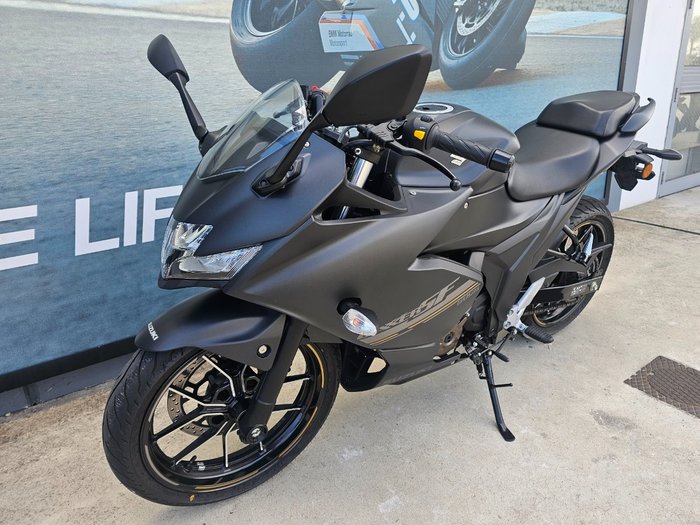 2024 Suzuki GIXXER Black