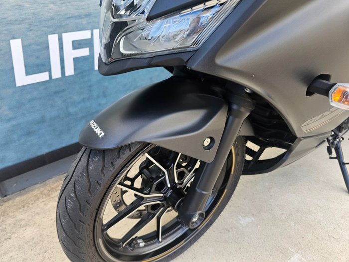 2024 Suzuki GIXXER Black