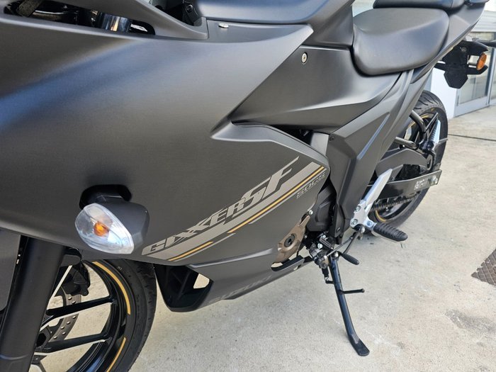 2024 Suzuki GIXXER Black