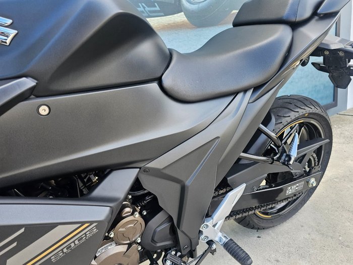 2024 Suzuki GIXXER Black
