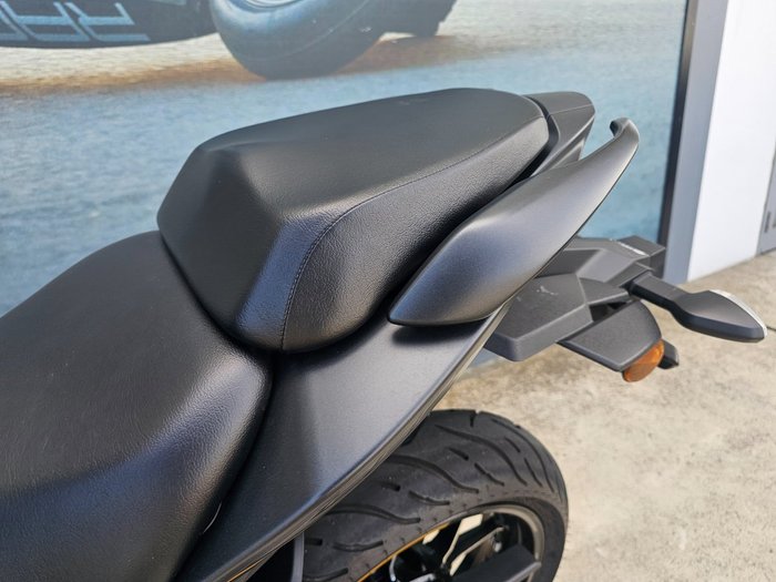 2024 Suzuki GIXXER Black