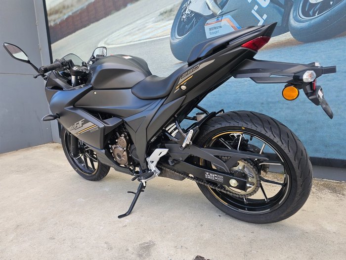 2024 Suzuki GIXXER Black