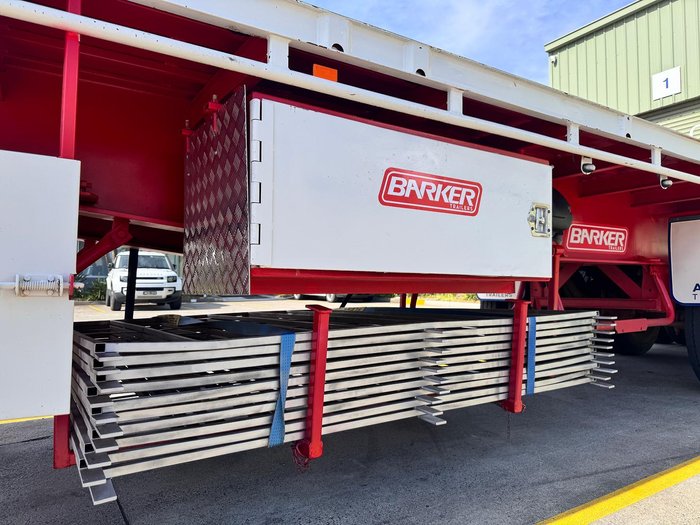 2006 Barker St3 12.5M Semi Bpw/ Rt