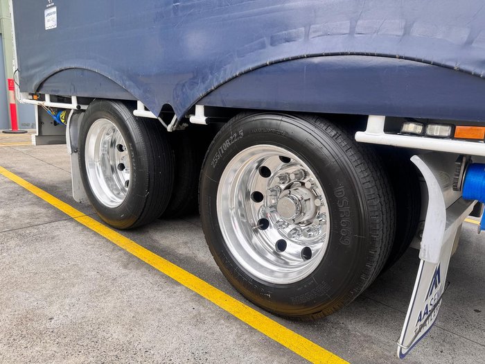 2013 Maxitrans St2 16 Pallet Drop Deck Mezzaine Ezi-Liner